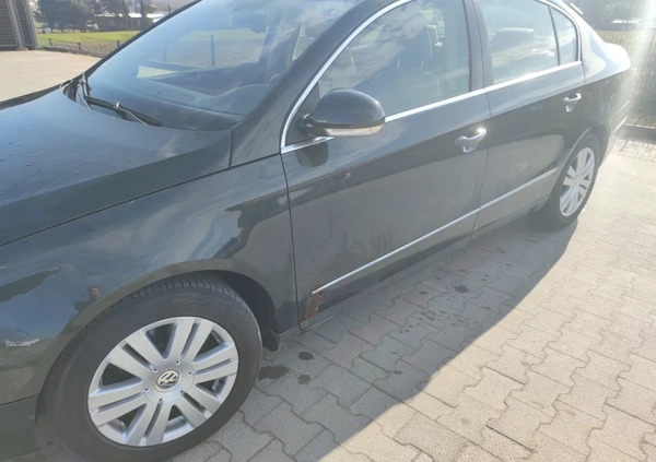 Volkswagen Passat cena 21000 przebieg: 158000, rok produkcji 2007 z Gdynia małe 254